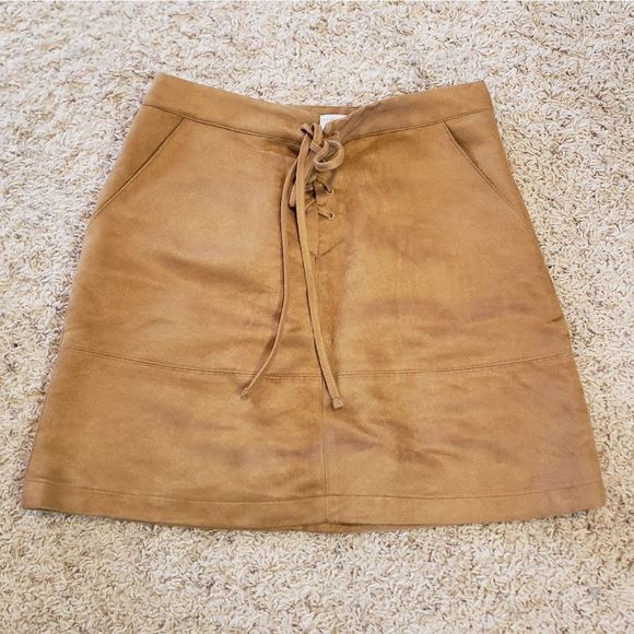 LC Lauren Conrad Dresses & Skirts - Lauren Conrad Faux Suede Skirt |NWT| Size 2